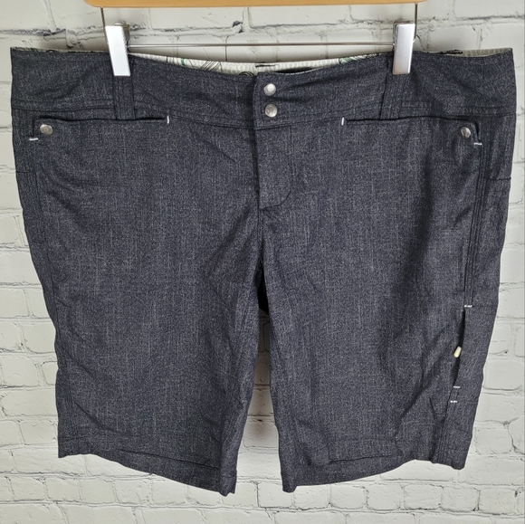 LULULEMON | stretch button & zip grey space-dye shorts - Picture 2 of 6